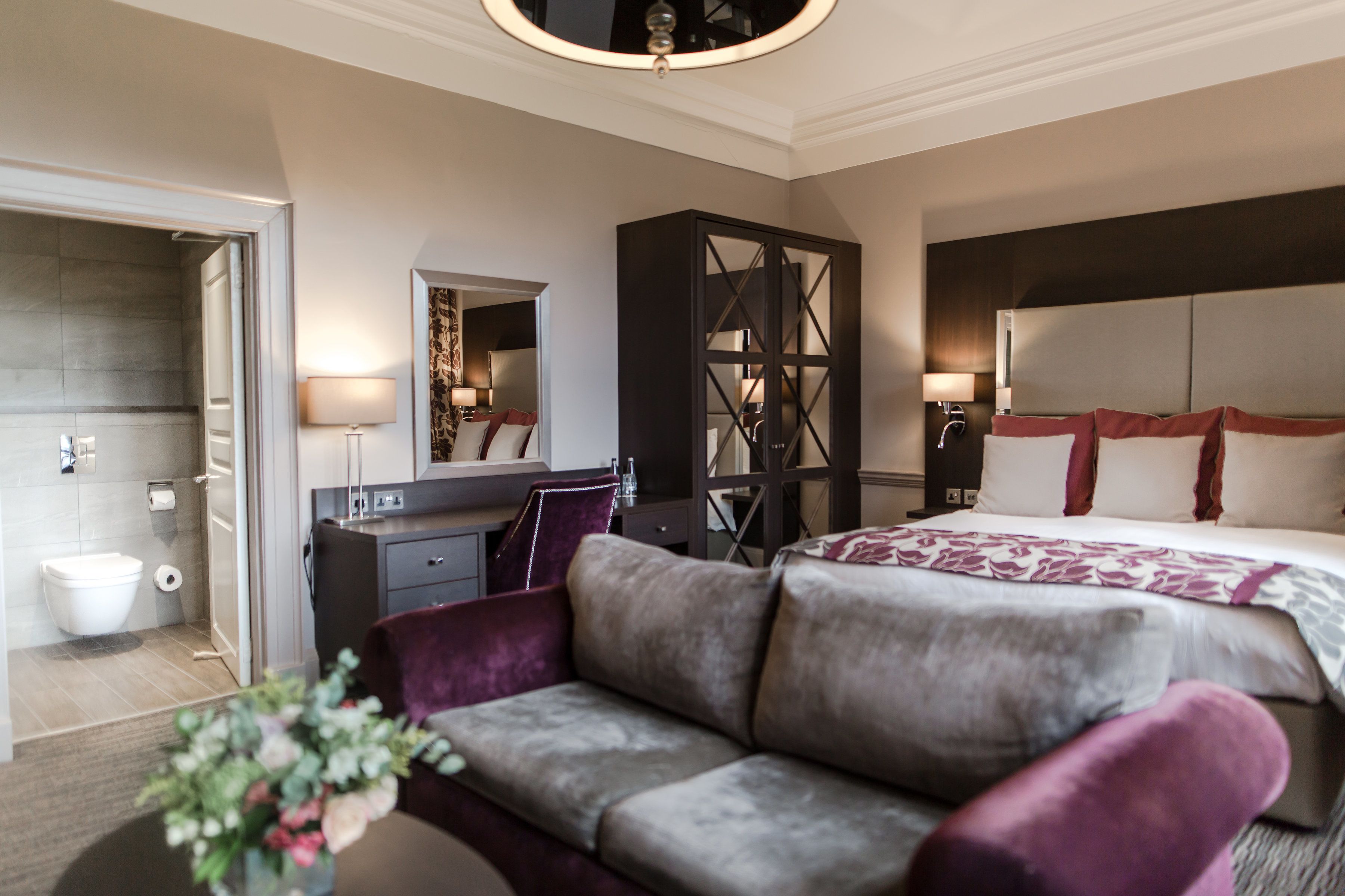 classic suite | in-room safe, individually decorated, individually furnished, desk