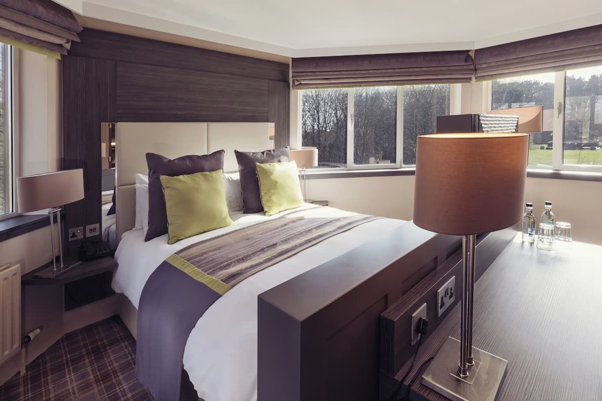 Suite | Safe på rommet, individuelt dekorert, individuelt innredet og skrivebord