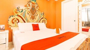 Free WiFi, bed sheets - Manila Venetian Hotel (Manila)