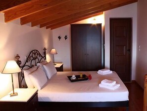 Egyptian cotton sheets, premium bedding, in-room safe, blackout drapes