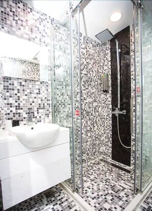 Bathroom - E House Hotel (Taipei)