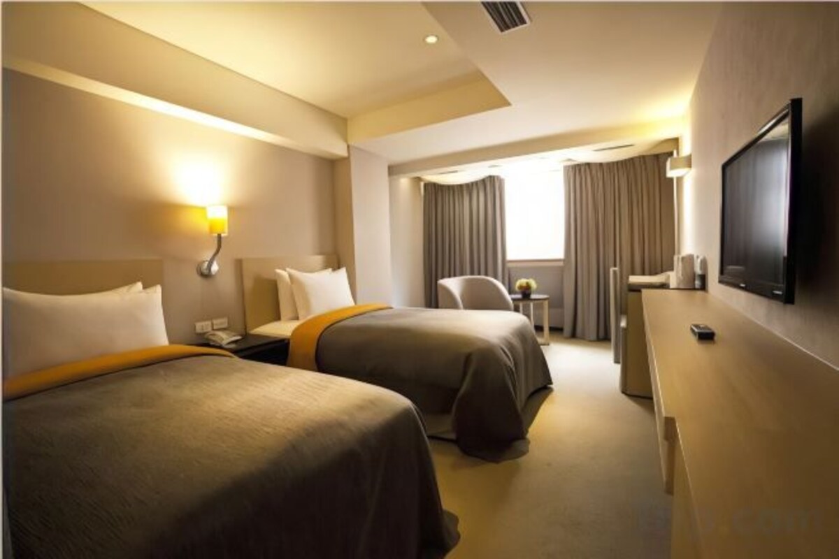 1 bedroom, premium bedding, desk, blackout drapes