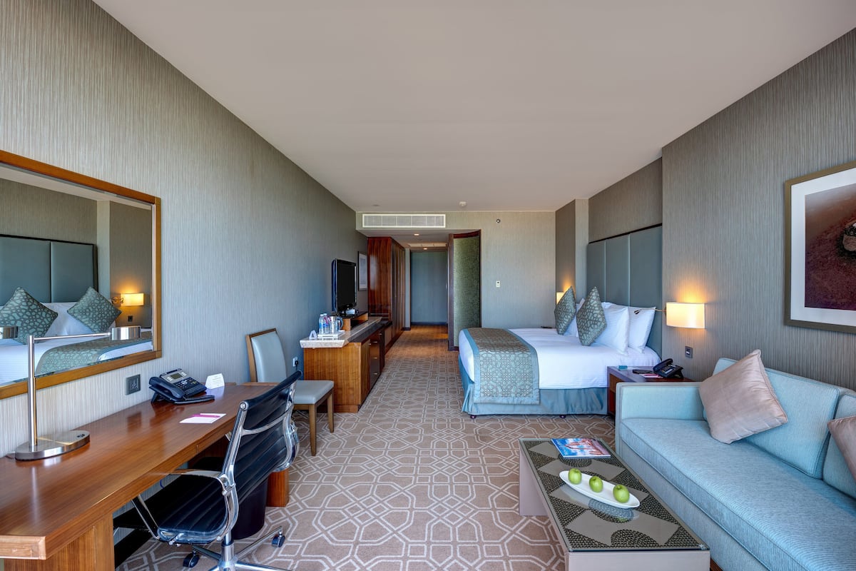 Minibar, in-room safe, desk, laptop workspace