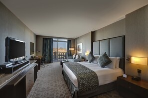 Minibar, in-room safe, individually decorated, individually furnished - Crowne Plaza Duqm by IHG (Duqm)