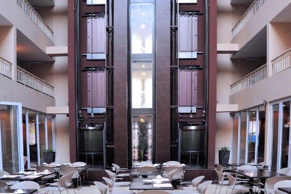 Breakfast, lunch, dinner served; international cuisine