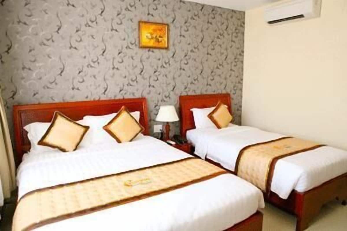 Deluxe Triple Room | Minibar, in-room safe, free WiFi