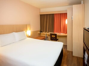 1 bedroom, minibar, in-room safe, desk
