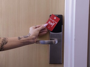 Minibar, in-room safe, desk, blackout curtains - ibis Recife Boa Viagem (Recife)