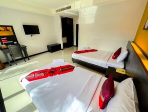 Superior Twin Room | Desk, soundproofing, free WiFi, bed sheets