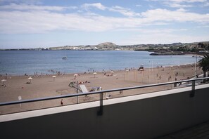 On the beach - Hotel Praia Marina by RIDAN Hotels (Praia da Vitoria)