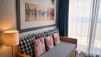 Suite estudio Confort, vista al mar (Double) | Caja de seguridad en la habitación, escritorio y insonorización