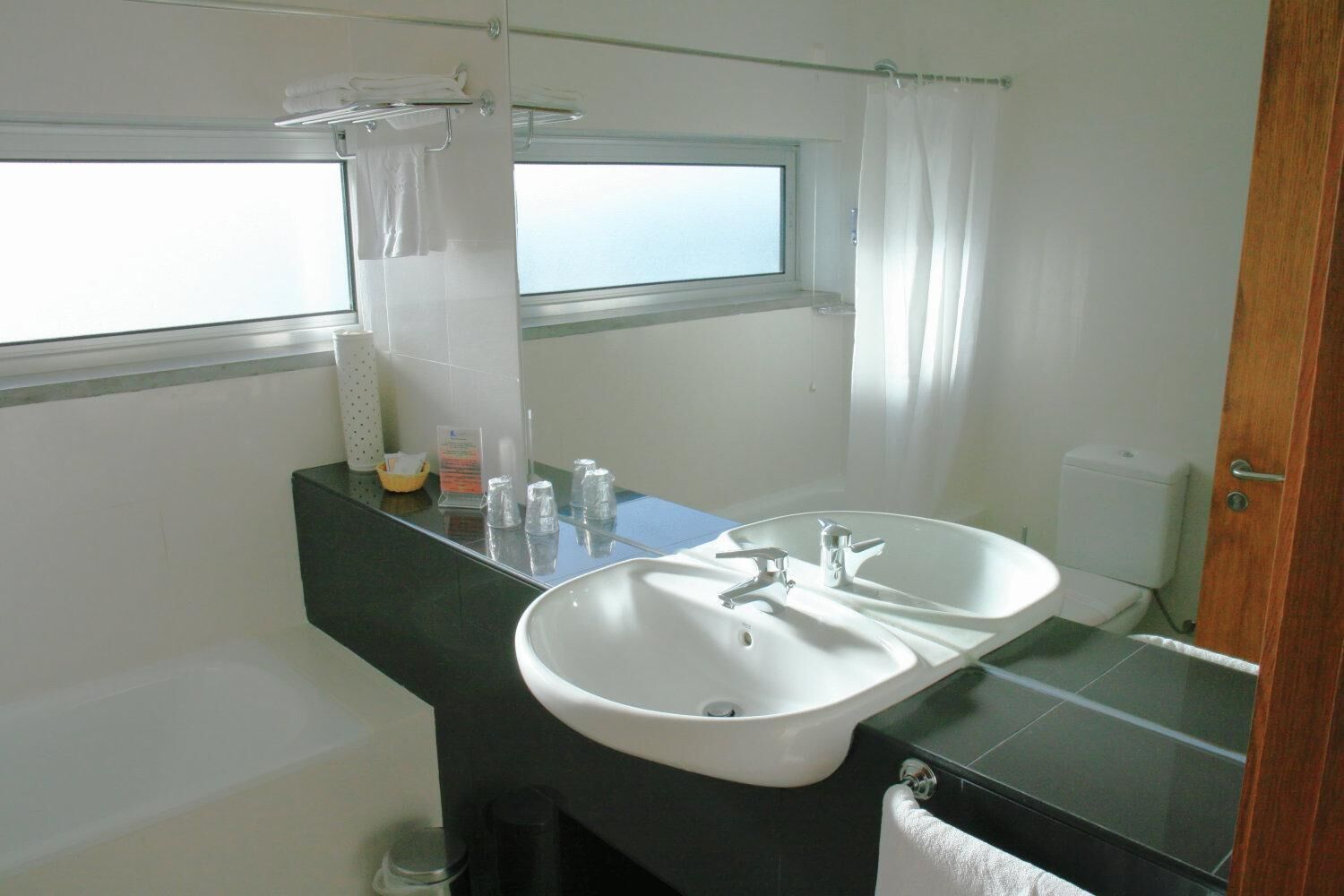 shower, rainfall showerhead, bidet, towels