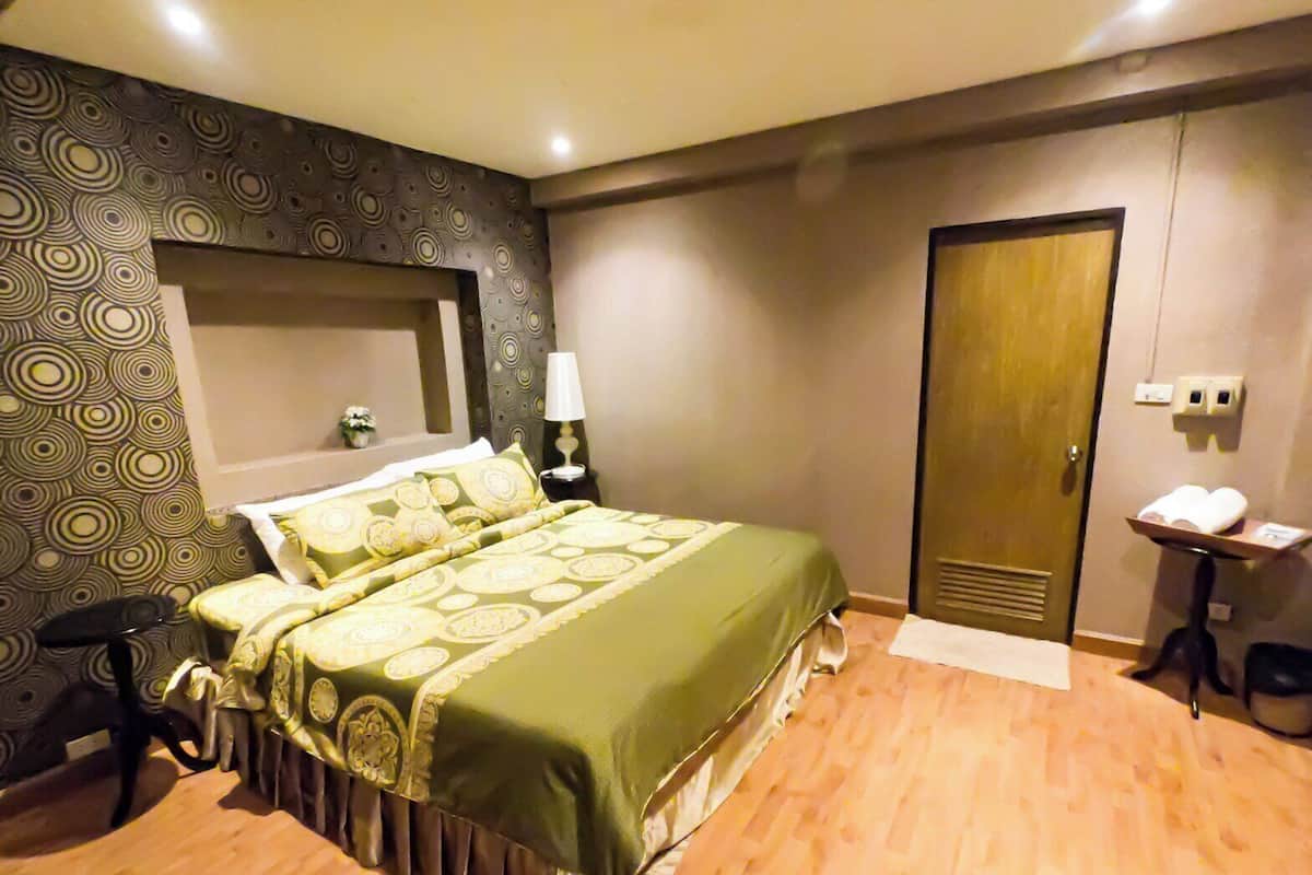 Grand Deluxe Double Room | 1 bedroom, desk, free WiFi, bed sheets