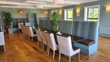 Lunch and dinner served