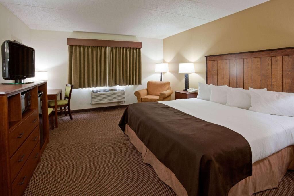 Premium bedding, desk, blackout drapes, iron/ironing board