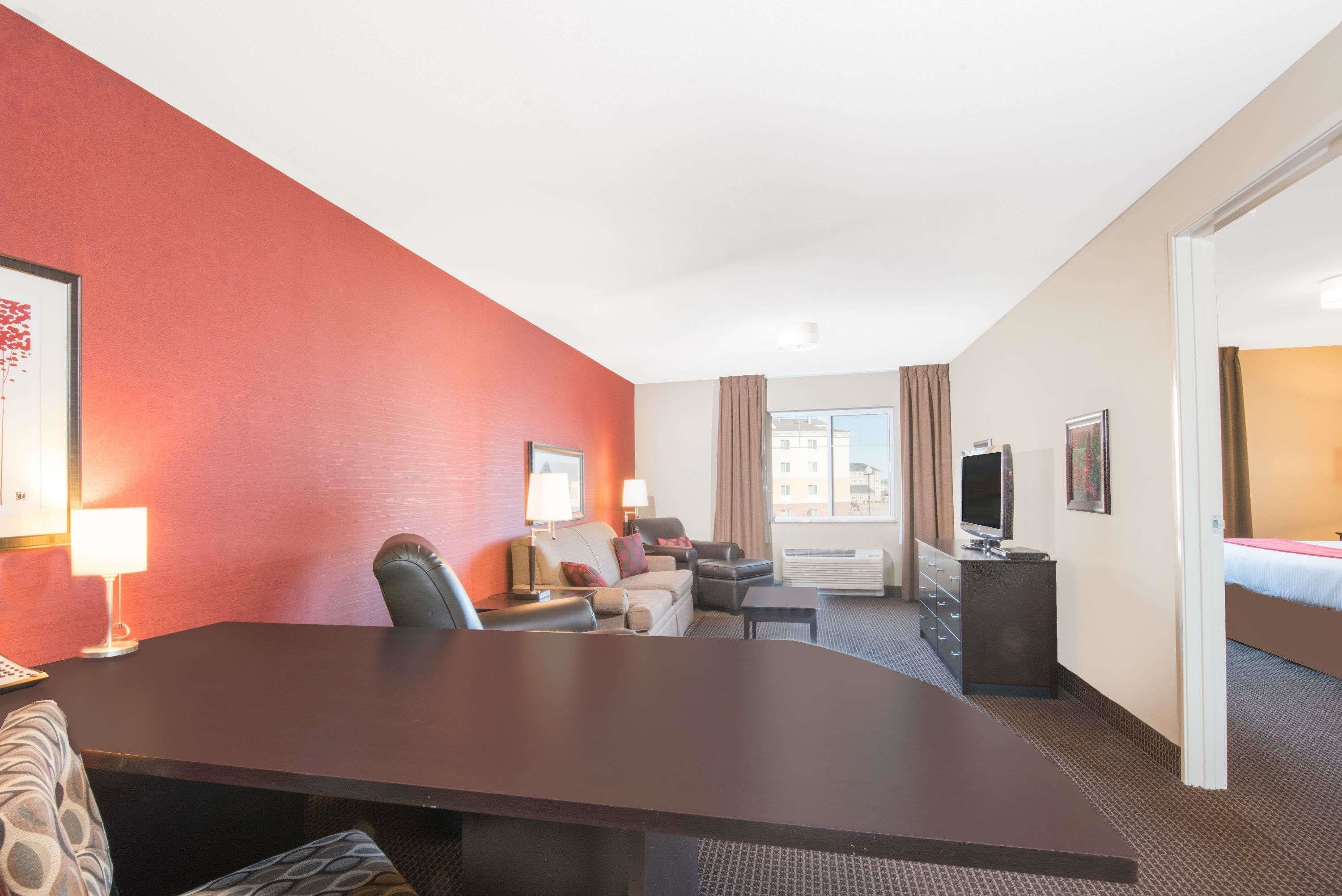 suite, 1 bedroom, non smoking | premium bedding, pillow-top beds, in-room safe, desk