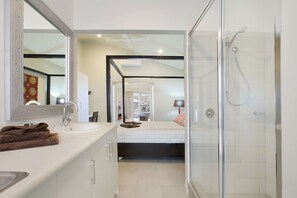 Deluxe Apartment, 1 King Bed, Non Smoking, Kitchen