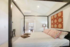 Deluxe Apartment, 1 King Bed, Non Smoking, Kitchen | 1 bedroom, desk, laptop workspace, iron/ironing board