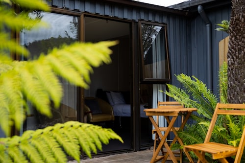 Tullah Lakeside Lodge