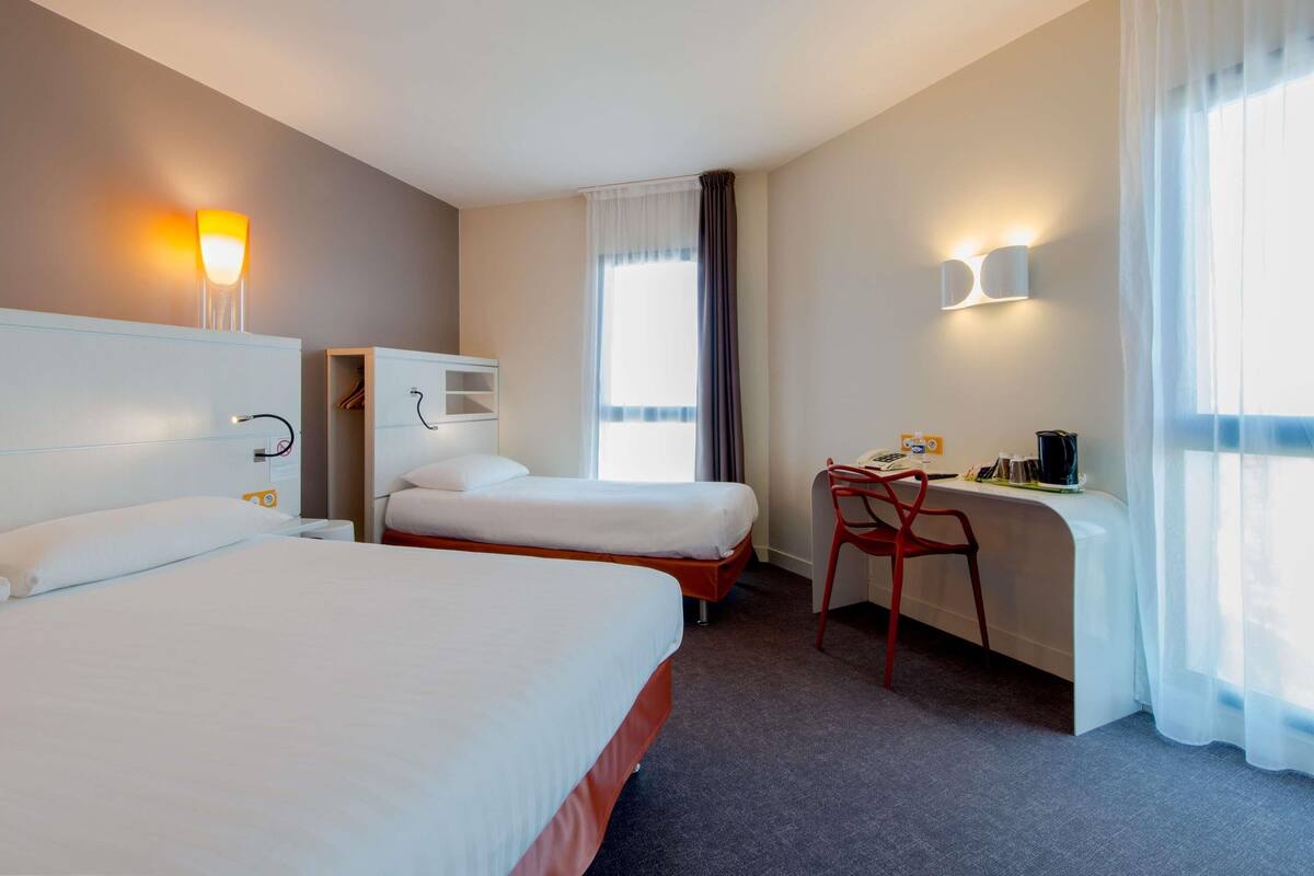 Chambre Triple, plusieurs lits, accessible aux personnes à mobilité réduite