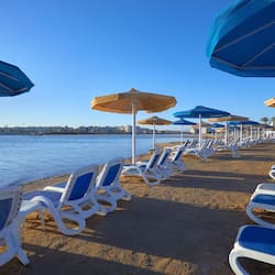 Na praia, bar na praia, prática de pesca