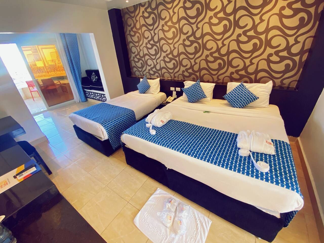 Minibar y caja de seguridad en la habitación 