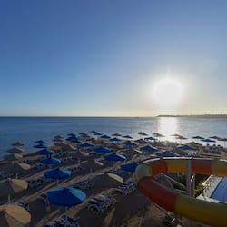 Na praia, bar na praia, prática de pesca