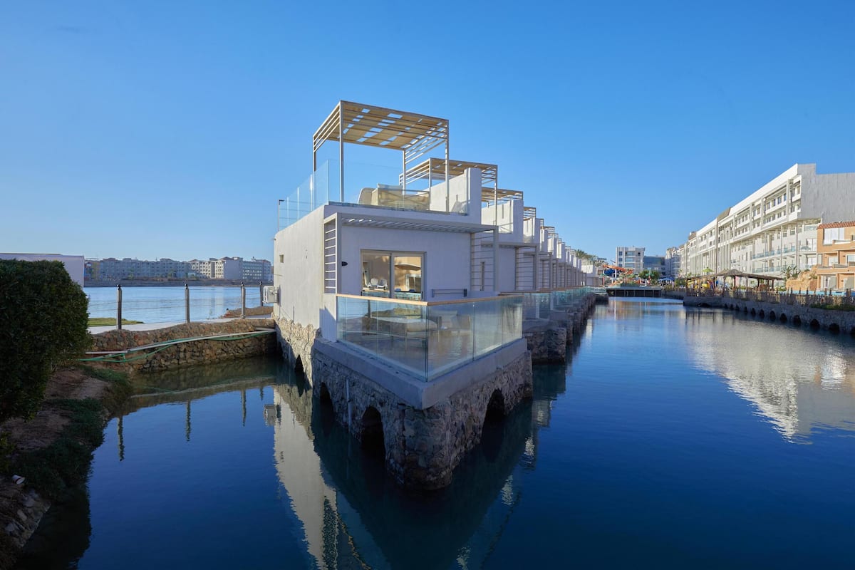 Bungalow | 1 bedroom, minibar, in-room safe, iron/ironing board