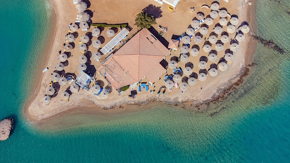 3 outdoor pools, sun loungers