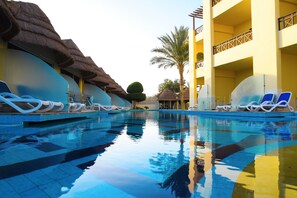 3 outdoor pools, pool loungers - Hotel Panorama Bungalow Resort El Gouna (El Gouna)