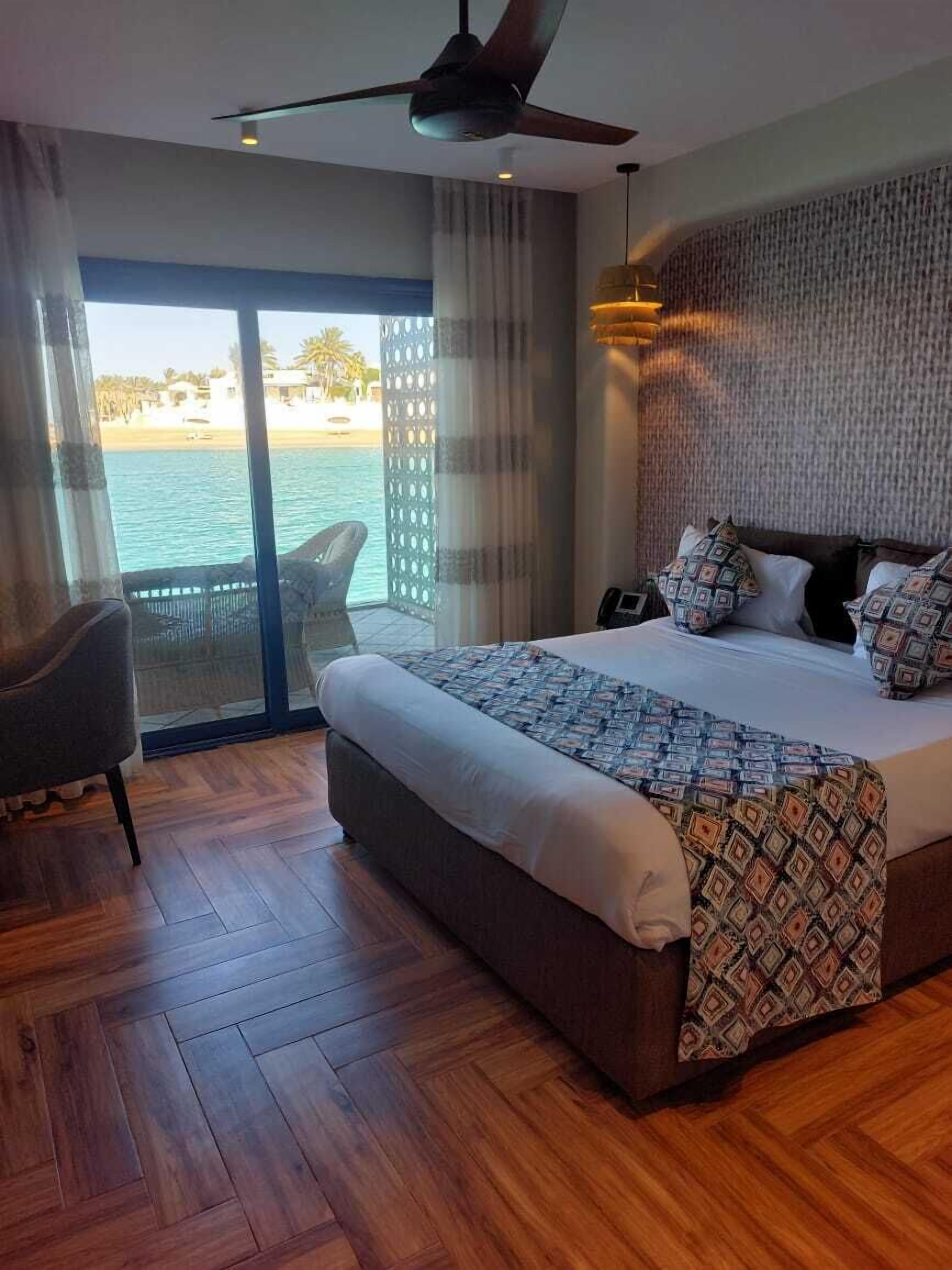 Suite Lagoon Bungalow | Hochwertige Bettwaren, Minibar, Zimmersafe, Schreibtisch