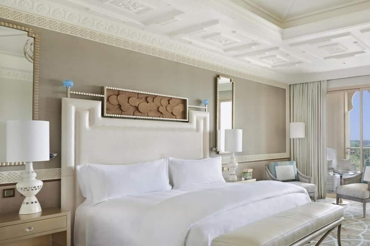 Frette Italian sheets, premium bedding, minibar, in-room safe