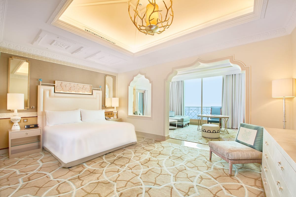 Frette Italian sheets, premium bedding, minibar, in-room safe