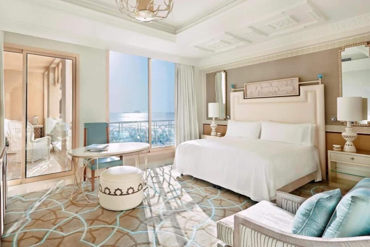 Frette Italian sheets, premium bedding, minibar, in-room safe