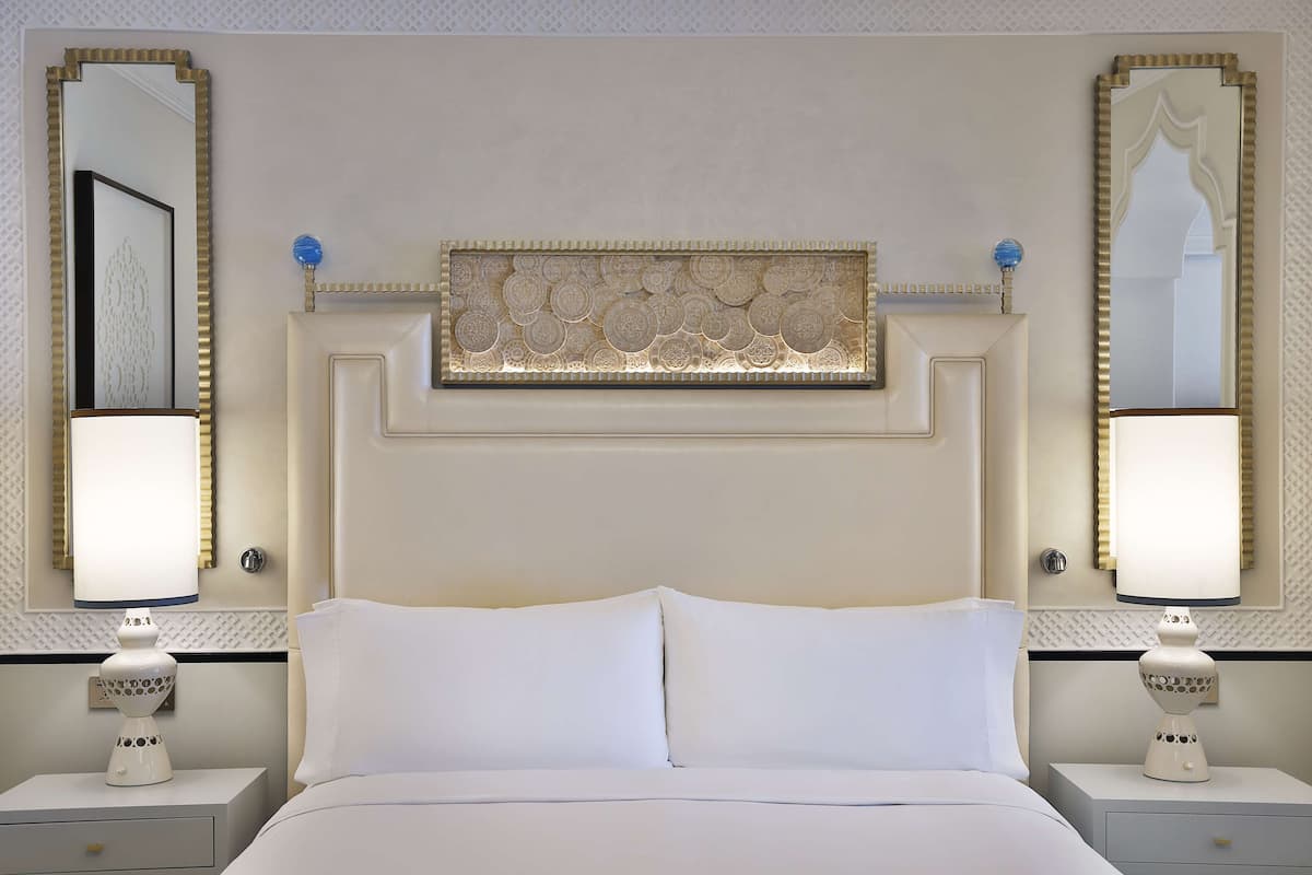 1 bedroom, Frette Italian sheets, premium bedding, minibar