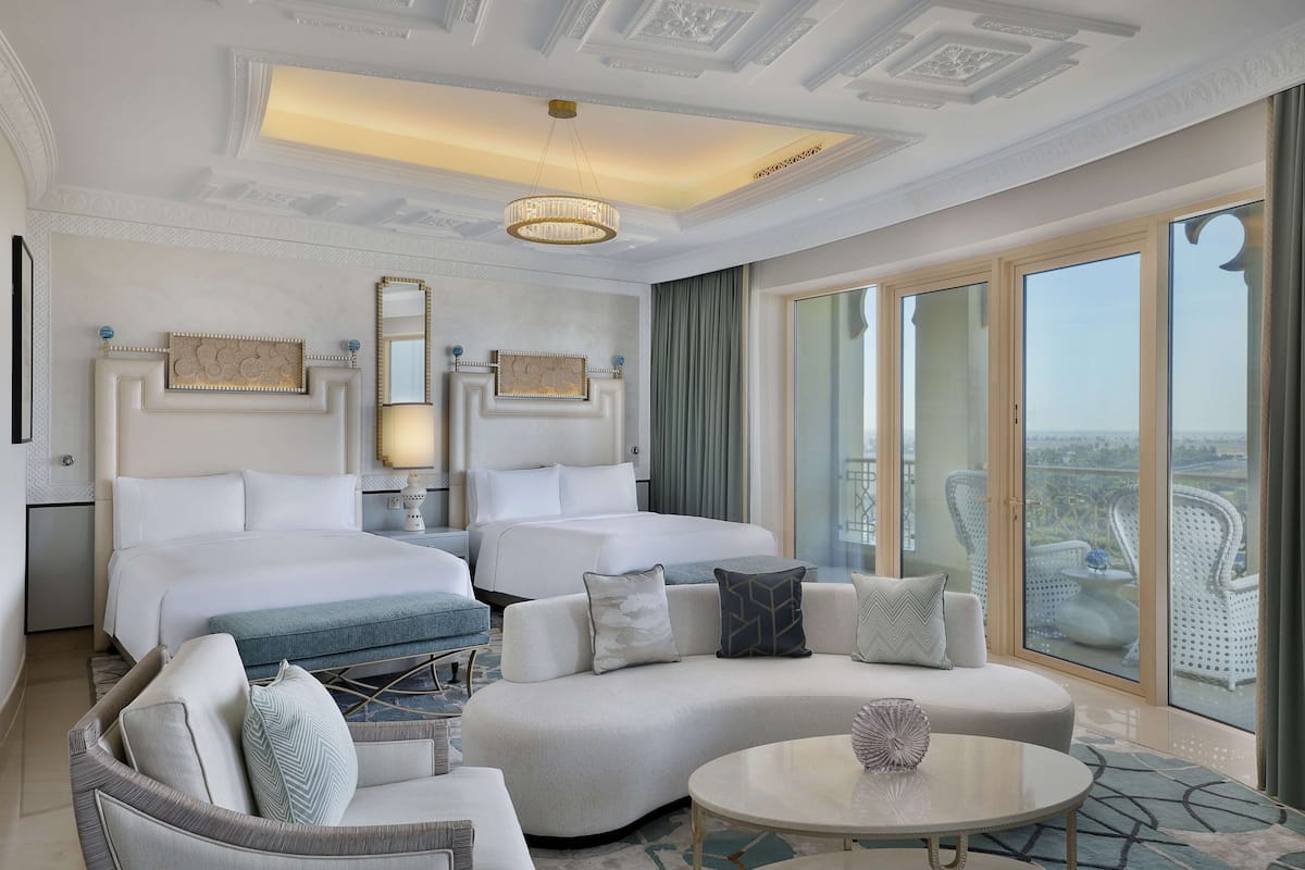 Two Queen Beds Deluxe Room | Living area