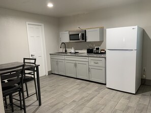 Studio Familial, plusieurs lits, non-fumeur, coin cuisine | Restaurant ryokan