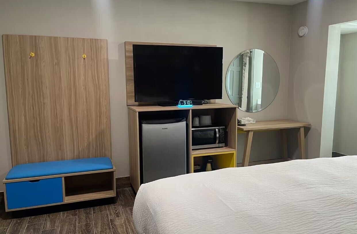 Free WiFi, bed sheets