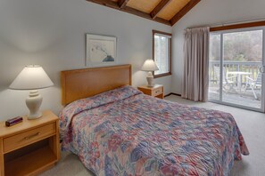 Traditional Chalet, 3 Bedrooms (Pedestal Unit)