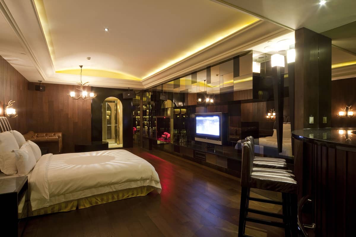 Chambre Double Ăconomique (Check In After 8PM-No detached garage)