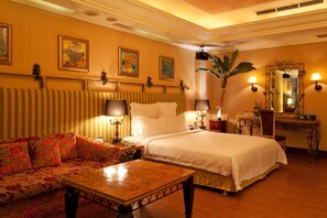Economy Double Room (Check In After 8PM-No detached garage)