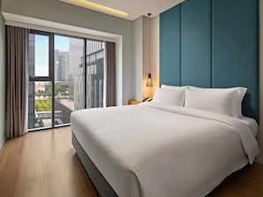 Apartment, 1 Bedroom | Minibar, in-room safe, desk, laptop workspace