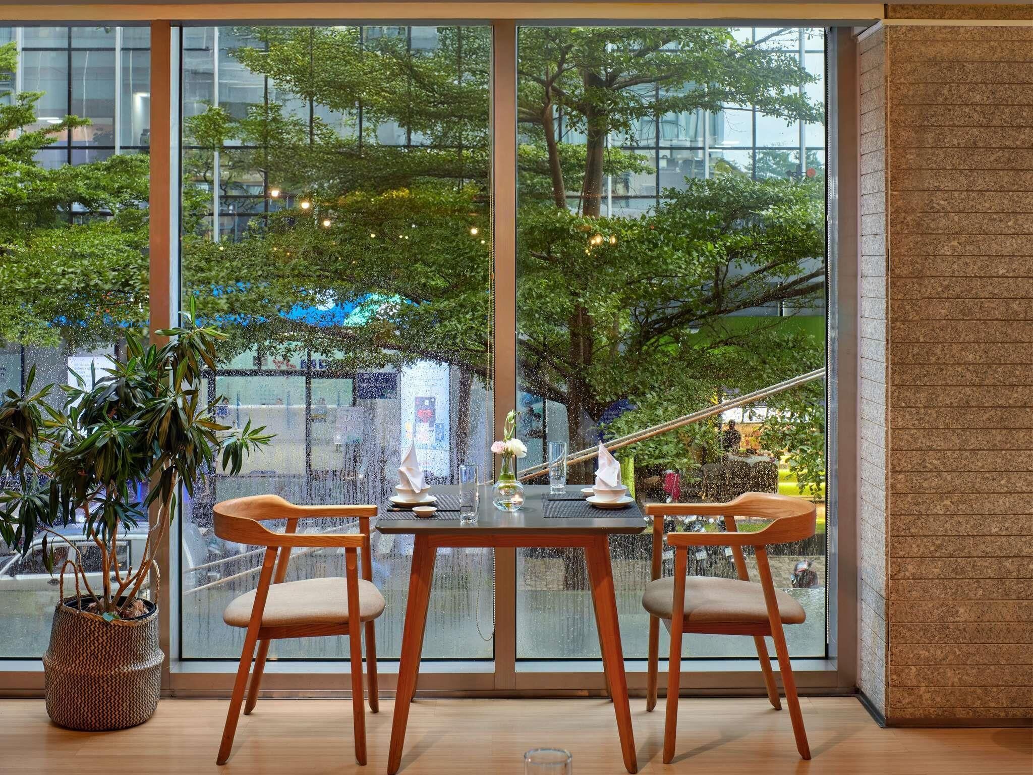 Breakfast, lunch and dinner served