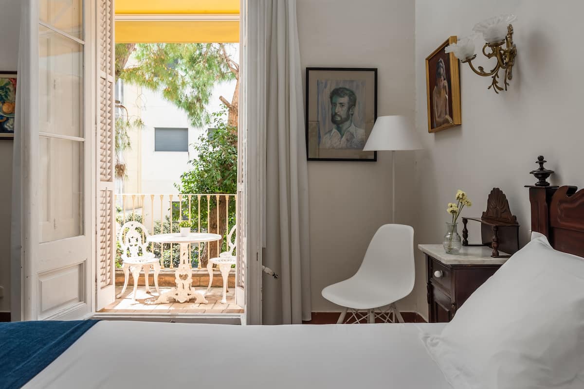 double or twin room, terrace | minibar, in-room safe, free wifi, bed sheets