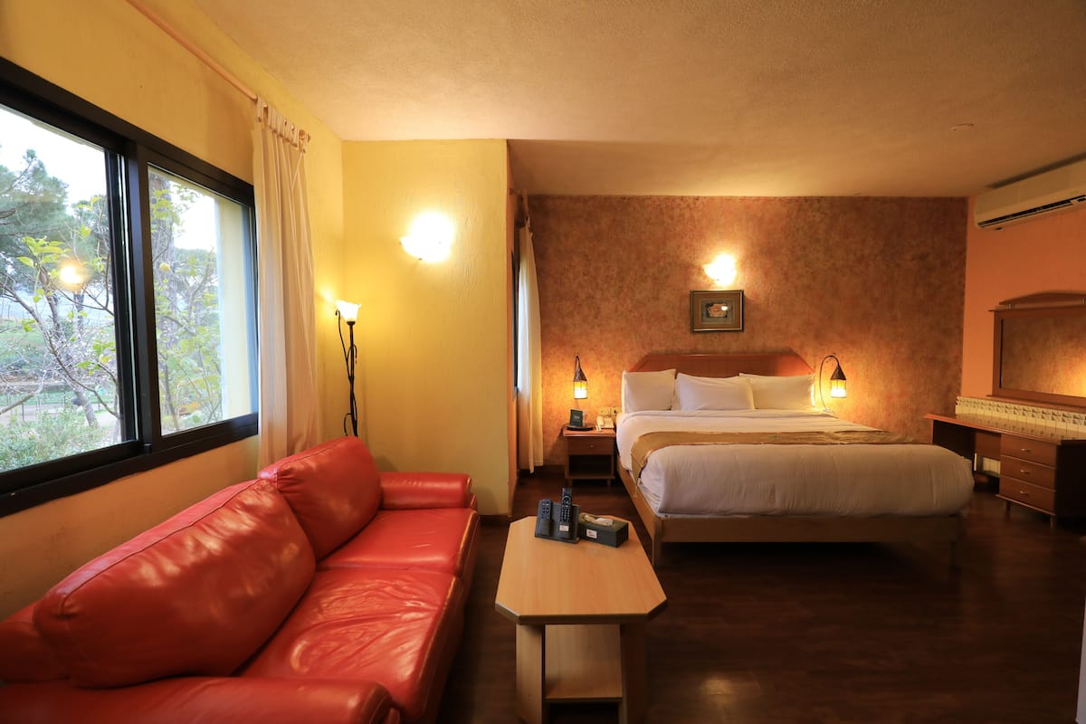 Minibar, in-room safe, soundproofing, free cots/infant beds