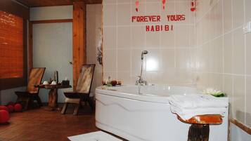 Couples treatment rooms, sauna, steam room, body treatments