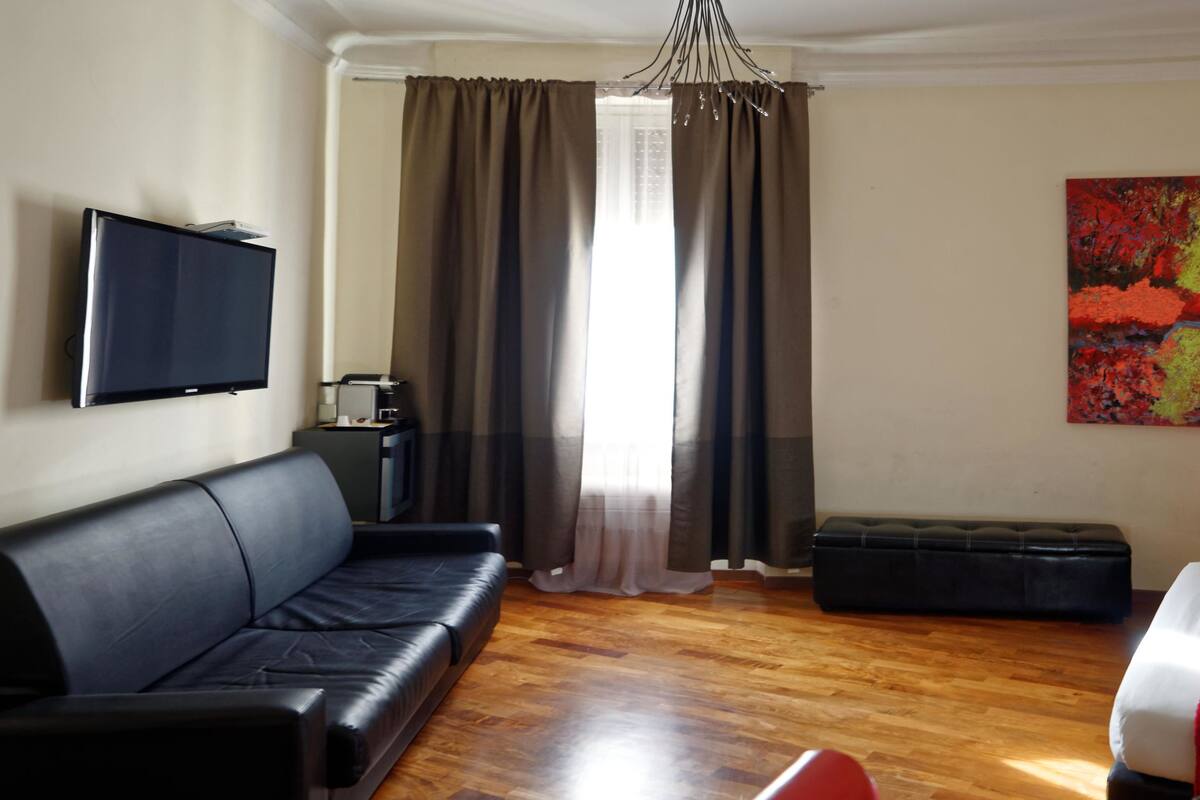 Family Room | Minibar, in-room safe, desk, WiFi (free)