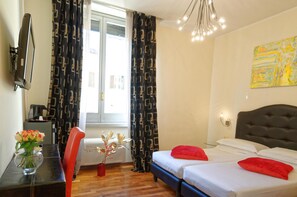 Standard Double Room | Minibar, in-room safe, desk, free WiFi - The Classic Roma (Rome)