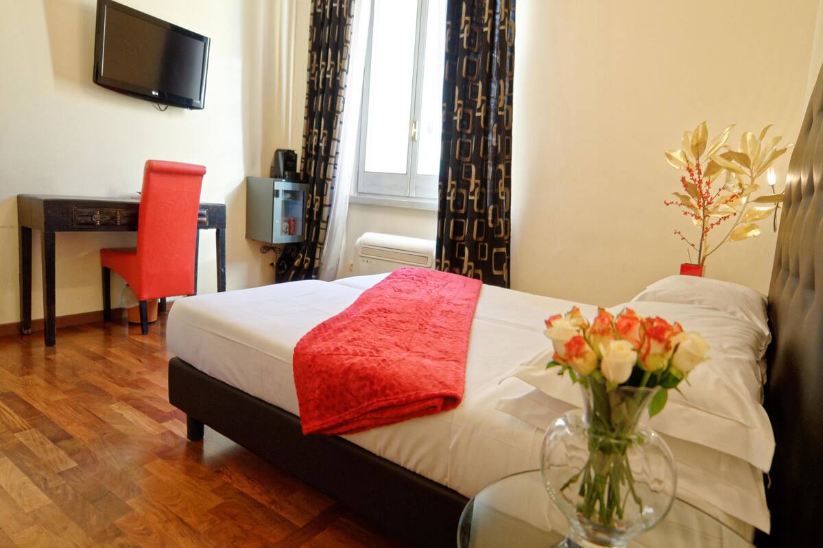 Standard Double Room | Minibar, in-room safe, desk, WiFi (free)