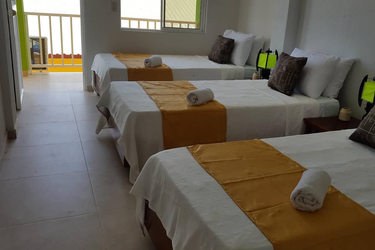 Caja de seguridad en la habitación, wifi gratis y ropa de cama 
